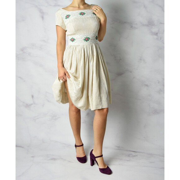 1950s Embroidered Dress Size Small 50s Cocktail Dress Floral Embroidery Lace - Picture 8 of 10